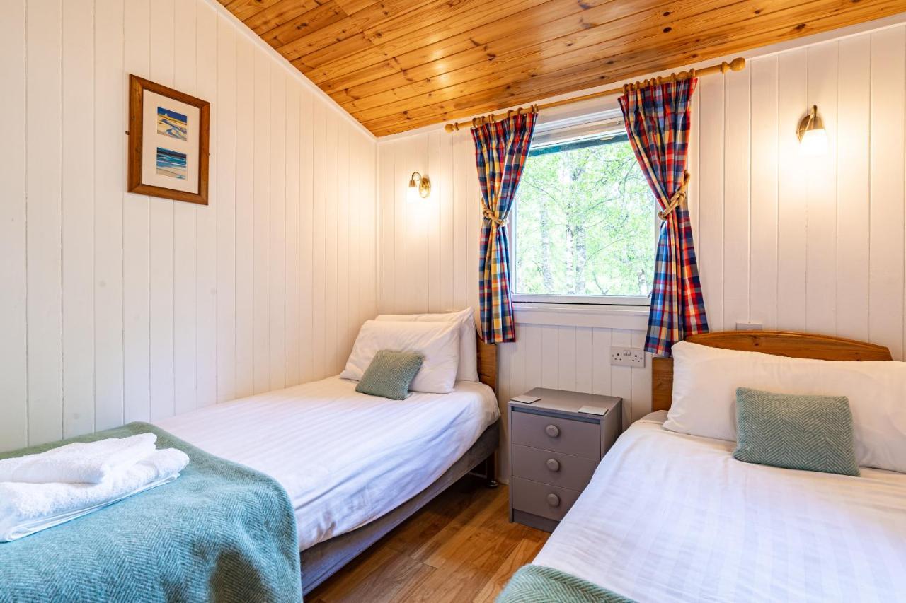 Heather Lodge 10 With Hot Tub Belladrum Zewnętrze zdjęcie